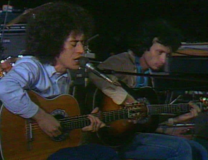 Maurizio Fabrizio, compositore di Torino di Sangro, in concerto con Angelo Branduardi nel 1979